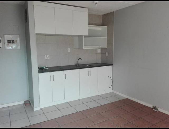 1 BEDROOM PROPERTY TO RENT IN GULDENLAND